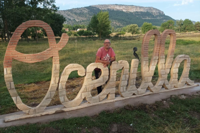 El nombre de ‘Ocenilla’ es la nueva escultura incorporada al museo al aire libre de la localidad.