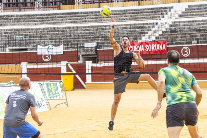 Primeros enfrentamientos en la Plaza de Toros