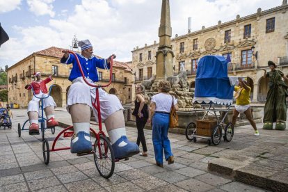 "La gran familia" de Fadunito Teatro abrieron el festival