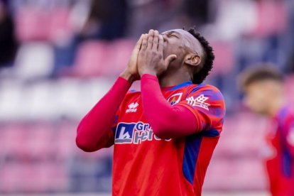 Este empate pone en peligro conseguir la plaza de ascenso directo