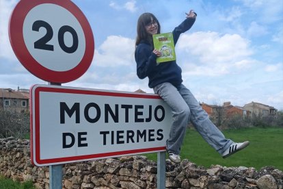La soriana Luna López presenta su primer libro con solo 14 años.