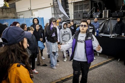 Batalla de promesas para abrir el festival