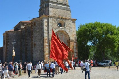 Imagen de archivo de la procesión de la Virgen de La Blanca en Cabrejas del Pinar.