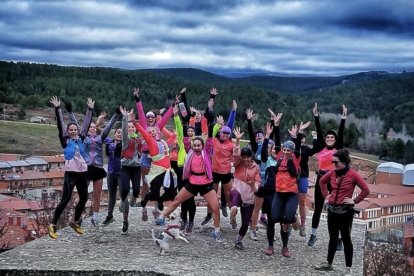 Participantes en la quedada organizada por el Club de Montaña Los Pelendones.