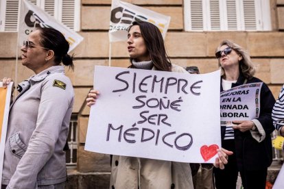 Reclaman un estatuto profesional propio, reconocimiento de la categoría y su abusiva jornada laboral