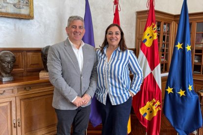 Javier Antón con la alcaldesa de Palencia, Miriam Andrés.