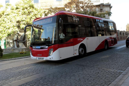 Autobús urbano de la capital.-HDS