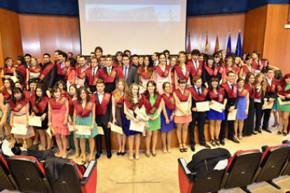 Grupo de graduados en Educación Primaria. / ALVARO MARTÍNEZ-