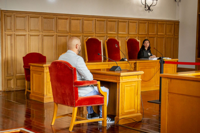 Juicio al acusado por la bofetada en TikTok. MARIO TEJEDOR (4)
