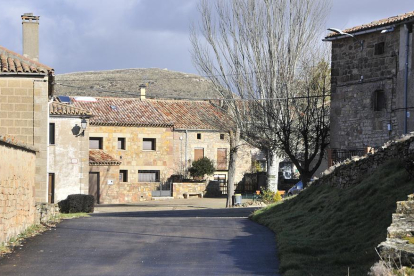 Una de las calles de la localidad de Yelo.-V.G.