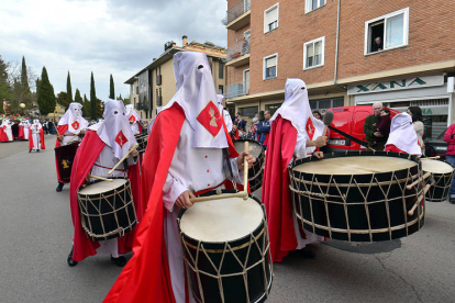 Procesión por las calles del Calaverón. / Á. M.-