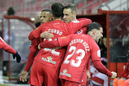 Higinio, Curro, Gus Ledes y Héctor Hernández celebran un gol durante esta temporada. Luis Ángel Tejedor.
