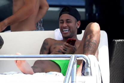 Neymar, a bordo del Ginevra.-GTRES