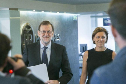 Mariano Rajoy y Dolores de Cospedal, este lunes a su llegada al comité de dirección del PP-EFE / Tarek