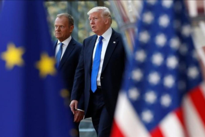 El presidente de EEUU, Donald Trump, es recibido en Bruselas por el presidente del Consejo Europeo, Donald Trump.-FRANCOIS LENOIR
