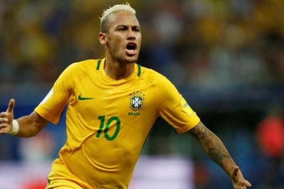 El delantero de Brasil, Neymar, celebra el gol de la victoria de su selección ante Colombia (2-1).-BRUNO KELLY / REUTERS