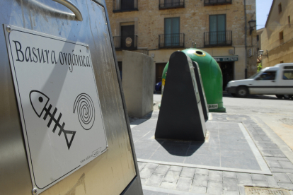 Contenedores de basura en El Burgo.-HDS