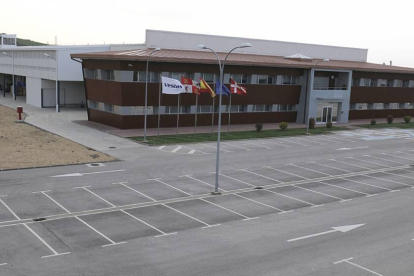 Instalaciones de Vestas en Ólvega, cerradas desde finales de 2012.-VALENTÍN GUISANDE
