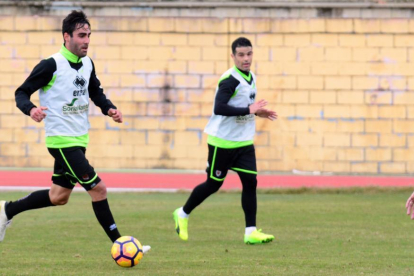 Escassi es el comodín de este Numancia y el domingo le tocará jugar en el centro del campo.-Álvaro Martínez