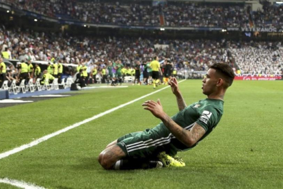 Tonny Sanabria celebra el gol de la victoria en el Bernabéu.-EFE / JAVIER LÓPEZ