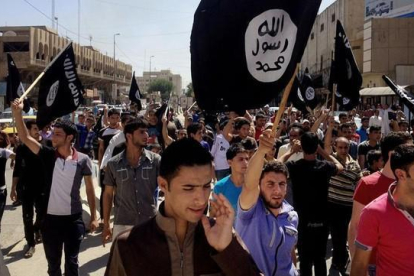 Manifestación a favor del Estado Islámico en Mosul (Irak).-AP / STR