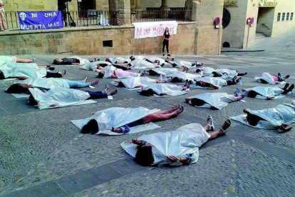 Protesta en Alcañiz contra la violencia machista la semana pasada.-BAJO ARAGÓN FEMINISTA