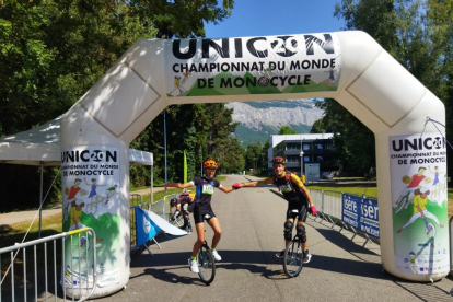 Pablo y Marco, los dos jóvenes sorianos en el Mundial de Monociclos de Grenoble. HDS