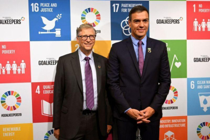 Bill Gates y Pedro Sánchez, en un acto de la Fundación Bill y Melinda Gates, el miércoles en Nueva York.-POOL MONCLOA