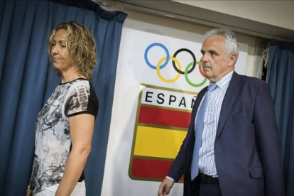 Gala León y José Luis Escañuela, en una rueda de prensa en Madrid.-Foto: EFE / FERNANDO VILLAR