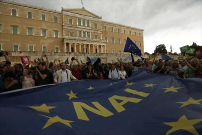 Manifestación a favor del 'sí', este martes en Atenas.-