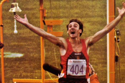 Fermín Cacho en el momento de ganar las Olimpiadas de 1992.-