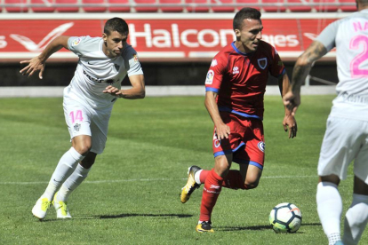 Pablo Valcarce en el encuentro ante el Almería celebrado en el campo de Los Pajaritos y que terminó con victoria numantina por 1-0.-Daniel Rodríguez
