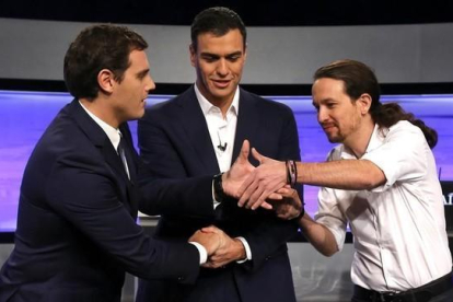 Albert Rivera, Pedro Sánchez y Pablo Iglesias, en un debate televisivo.-JUAN MANUEL PRATS