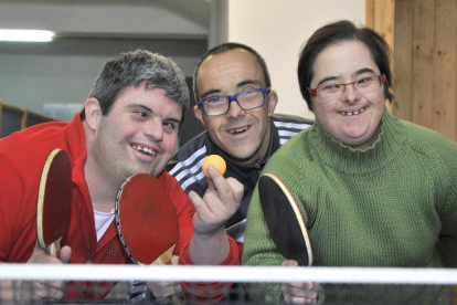 Lidia Gonzalo, Alberto Molina y Álvaro Herrero, deportistas del Clud Deportivo Ande Soria.-VALENTÍN GUISANDE