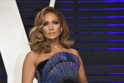 Jennifer Lopez, a su llegada a la fiesta de Vanity Fair, el pasado 24 de febrero.-AP / EVAN AGOSTINI
