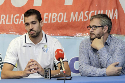 Osorio, ayer, en su presentación como jugador del RíoDuero.-LUIS ÁNGEL TEJEDOR