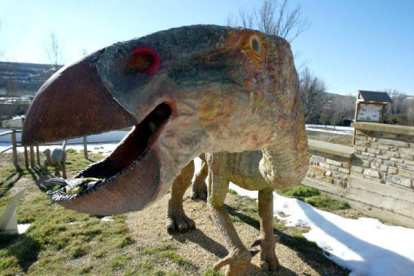 Réplica de un dinosaurio en Villar del Rio (Soria)-Rubén Cacho / ICAL
