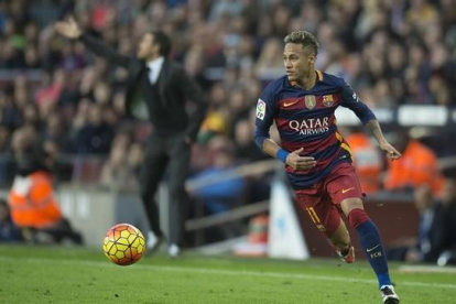 Neymar, durante el encuentro ante el Atlético de Madrid.-JORDI COTRINA