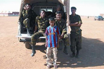 El Frente Polisario también se deja fotografiar.-SERGI LÓPEZ-EGEA