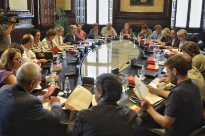 La Mesa del Parlament reunida.-FERRAN SENDRA