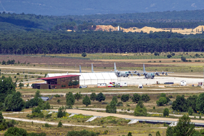 El aeródromo necesita una pista de mayor dimensión para el aterrizaje de aviones de gran capacidad - MARIO TEJEDOR