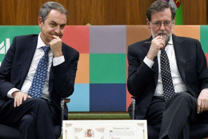 Zapatero y Rajoy coinciden: La Constitución ha traído 40 años de éxito.-J. CASARES / EFE