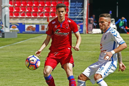 Aarón Ñíguez en un partido en Los Pajaritos contra el Numancia defendiendo los colores del Tenerife.-Mario Tejedor