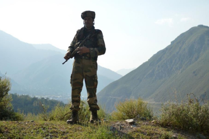 Un soldado indio en Cachemira.-TAUSEEF MUSTAFA / AFP
