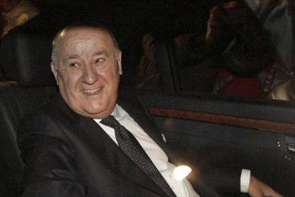 Una de las pocas fotos de Amancio Ortega, tomada durante la boda de su hija, el 18 de febrero del 2012.-ARCHIVO / EFE