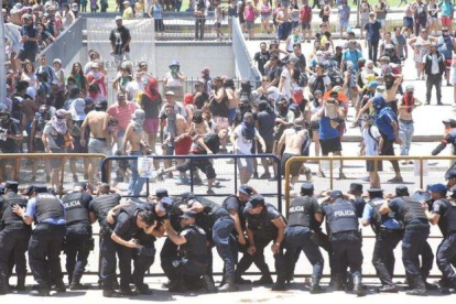 Enfrentamientos en la ciudad de Mendoza en Argentina.-EFE