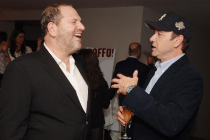 El productor de cine Harvey Weinstein (izquierda) y el actor Kevin Spacey, acusados de acoso sexual-STEPHEN LOVEKIN