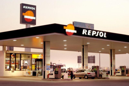 Una estación de servicio de la petrolera Repsol.-EL PERIÓDICO