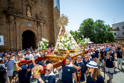 Procesión de la Virgen de los Milagros en Ágreda - MARIO TEJEDOR (12)