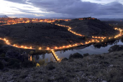 La zona recientemente iluminada en las márgenes del Duero. / VALENTÍN GUISANDE-